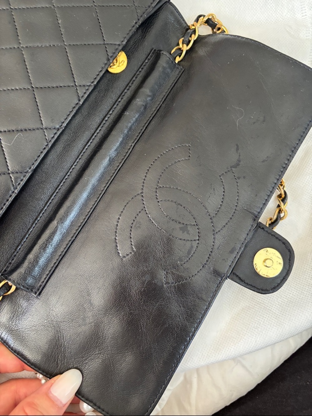 CHANEL Black single flap Quilted Shoulder Bag -additional pictures - Picture 2 of 10